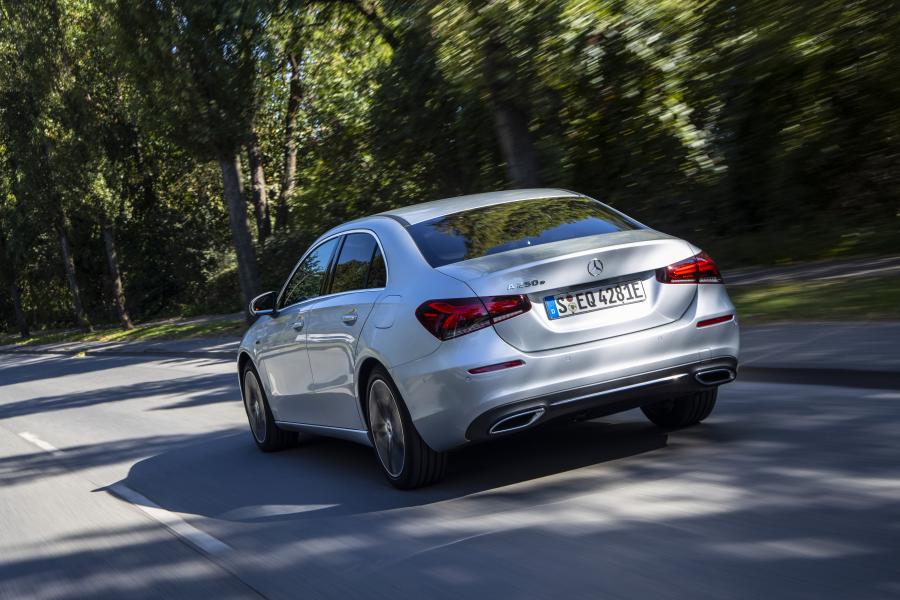 Mercedes-Benz A250 e Sedan (V177) 2019 года  (WW) (фото 5 из 11)